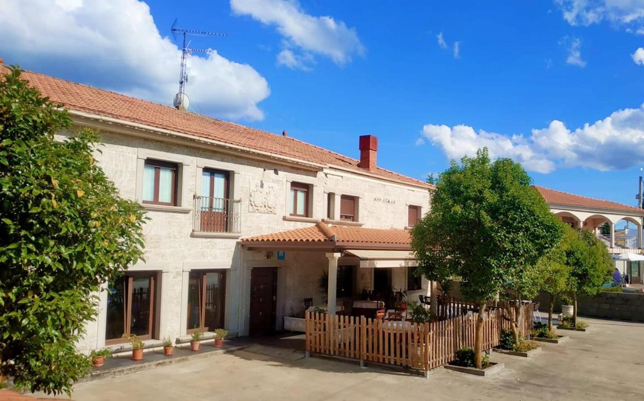 Apartamentos Rio Almar El Cabaco Екстериор снимка